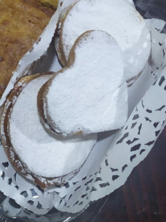 Una foto de Alfajores rellenos de dulce de leche