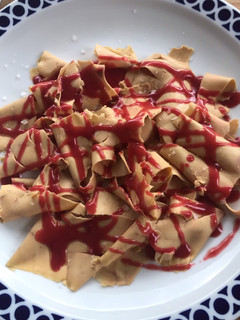 Una foto de Foie con aceite de fresas