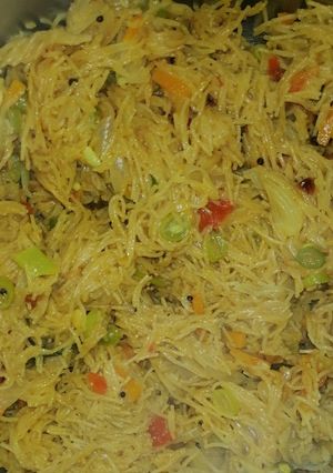சேமியா கிச்சடி(SEMIYA KICHDI RECIPE IN TAMIL) செய்முறை முக்கிய புகைப்படம்