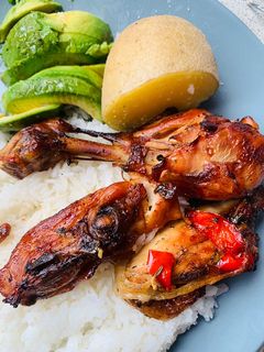 Una foto de Pollo al horno con cerveza