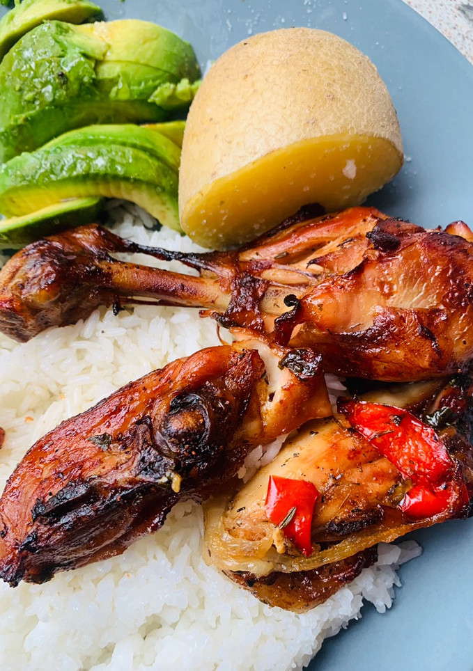 Una foto de Pollo al horno con cerveza