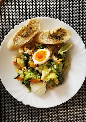 O poză a rețetei Salată cu pui, porumb și dressing de smântână 🥗.