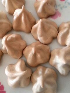 Hình của món Meringue Cookies.