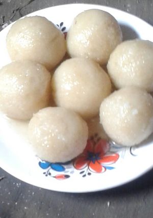 সুজির রসোগোল্লা (sujir rosogolla recipe in bengali) রেসিপির প্রধান ছবি