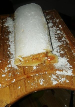 Una foto de Pionono arrollado con dulce de leche