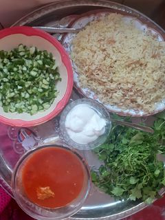 صورة لوصفة رز ومرق حمص ومقبلاته
