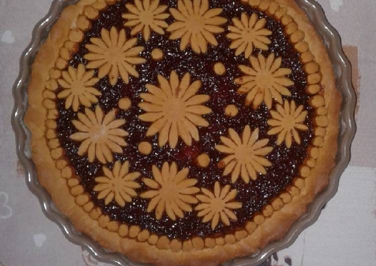 Crostata fiorita con la mia marmellata di ciliegie fatta in casa