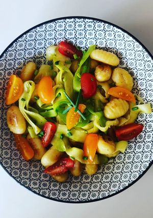 Une photo de Poêlée de gnocchis au cantal, courgettes & tomates