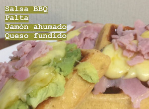 Una foto de Waffles de harina de trigo, salados