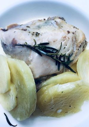 Una foto de Pollo al romero con crema
