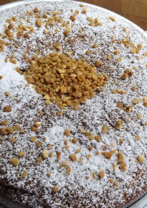 Una foto de Torta fácil de almendras y nueces con naranja y vino de Oporto