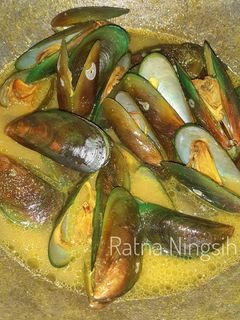 Foto resep Kerang Hijau Kuah Kuning Nikmat