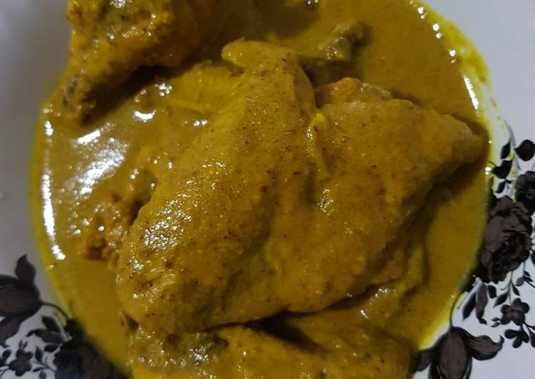 Langkah Mudah untuk Membuat Ayam ungkep bumbu kuning yang Lezat Sekali