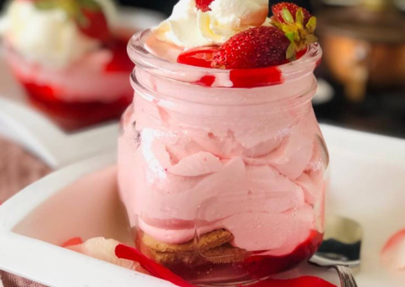 Whosaynaâ€™s Eggless Strawberry Mousse