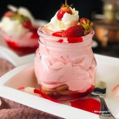 A picture of Whosayna’s Eggless Strawberry Mousse.