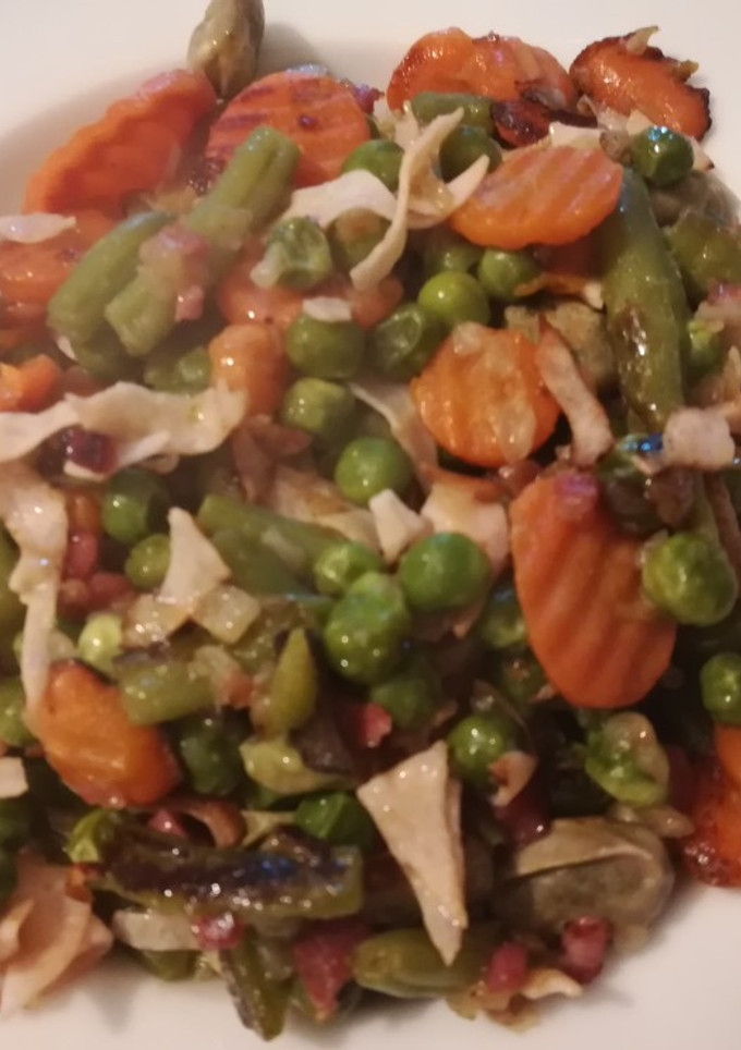 Una foto de Menestra de verduras con pechuga de pavo (fiambre de pavo)