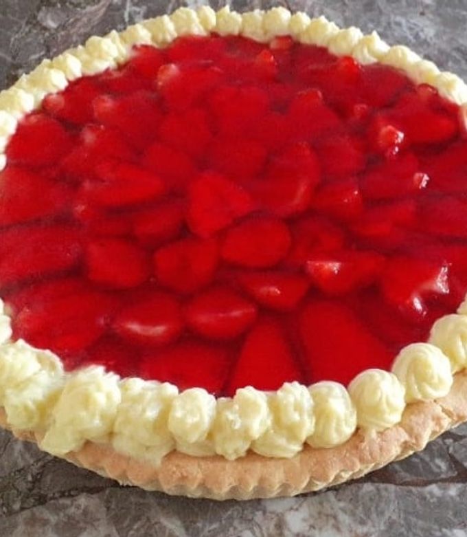 Una foto de Tarta de frutillas sin manteca🍓