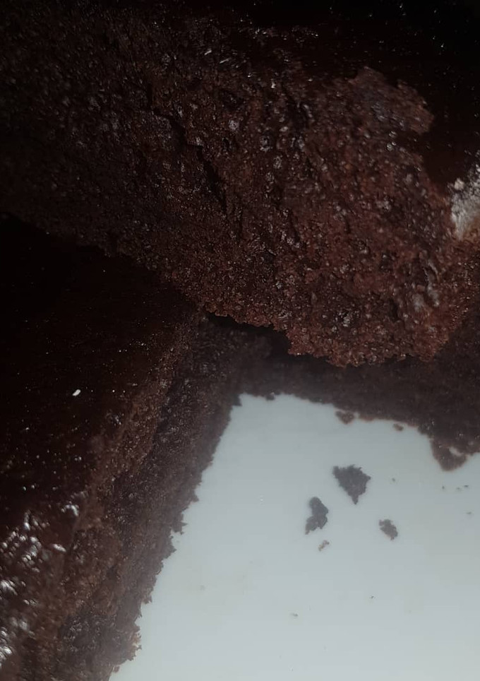 Una foto de Bizcochuelo de chocolate con mayonesa! Muy delicioso y húmedo!🤤