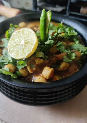 A picture of Kichad chole.