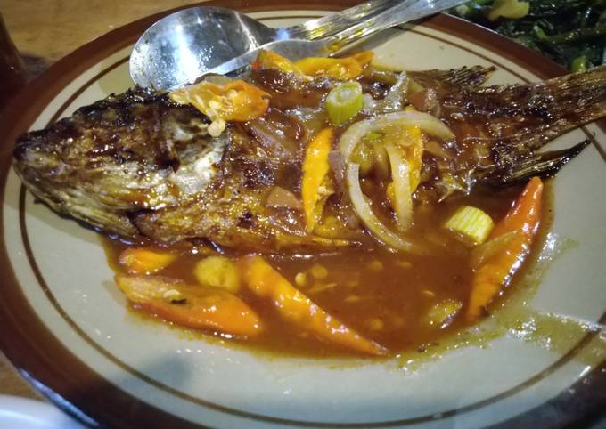 Ikan nila asam manis