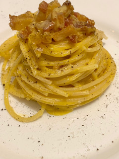 Foto di Spaghetti alla carbonara con guanciale croccante