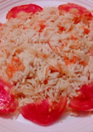 A picture of Onion rice with garlic and ginger.