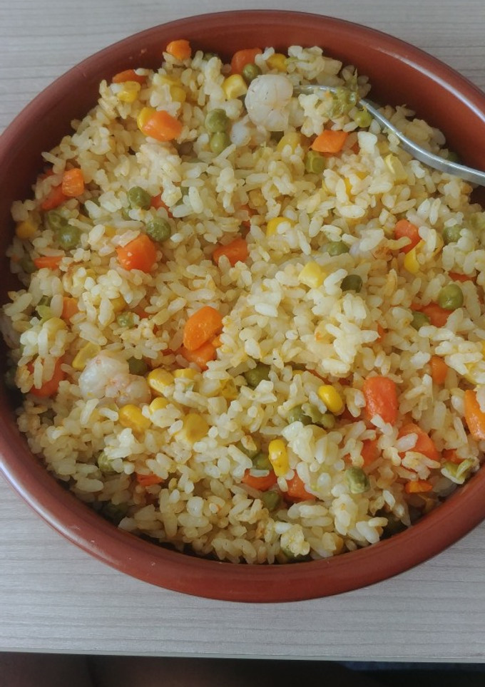 Una foto de Arroz frito tres delicias bajo en grasa