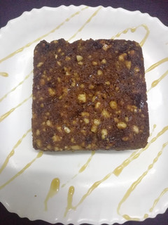 A picture of Wheat and nuts pudding cake.