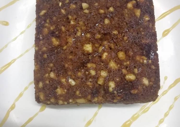 Wheat and nuts pudding cake