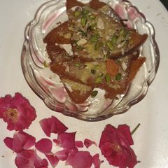 A picture of Shahi toasts.