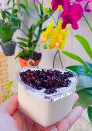 Hình của món Sữa chua nếp cẩm.