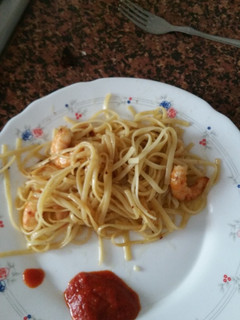 Una foto de Tallarines con Langostinos