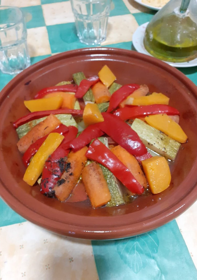 Una foto de Tajín de verduras