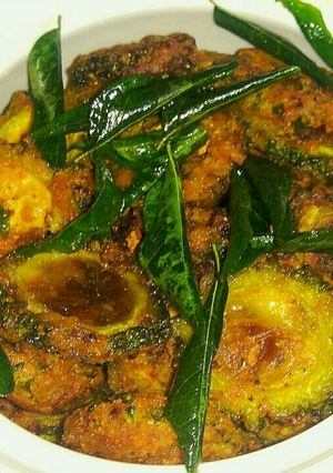 A picture of Karela Chips.