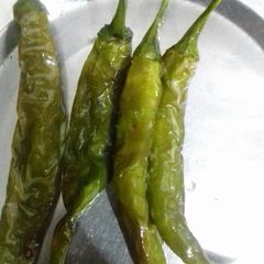 A picture of Chatpati Tikki Hari mirch.