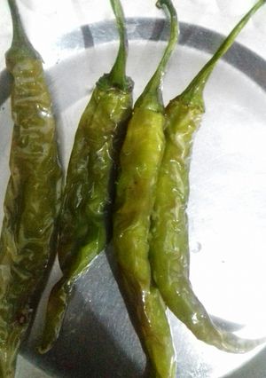 A picture of Chatpati Tikki Hari mirch.
