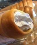 清淡的奶油牛角卷（奶油中混合 解腻的覆盆子粉）