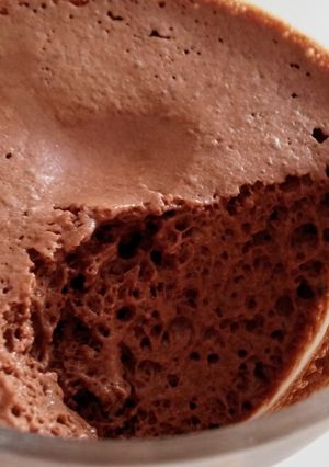 Une photo de Mousse au chocolat à l'aquafaba (sans œufs) (vegan)