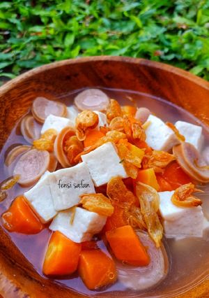 Foto resep Sop SWT (Sosis Wortel Tahu) & tips wortel tidak langu