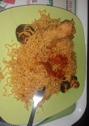 A picture of Indomine with snails and fresh pepper.