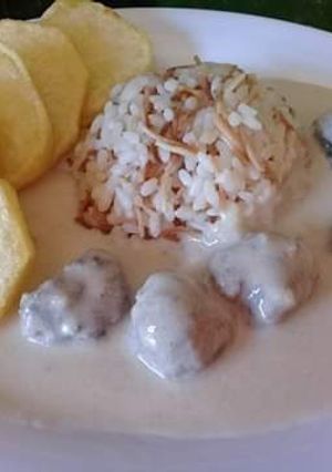 A picture of Kofta with Tahini Sauce.