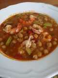 Garbanzos verduras y langostinos