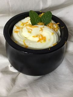 Una foto de Mousse de limón y de naranja