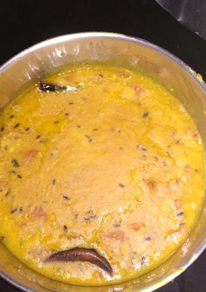 A picture of Dal fry.
