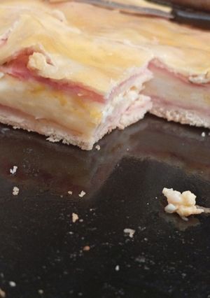 Una foto de Torta de fiambre con masa casera
