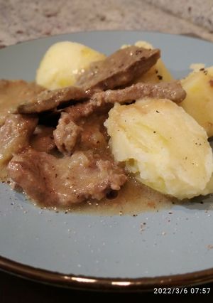 Foto di La mia versione di Fegato alla veneta con purè leggero