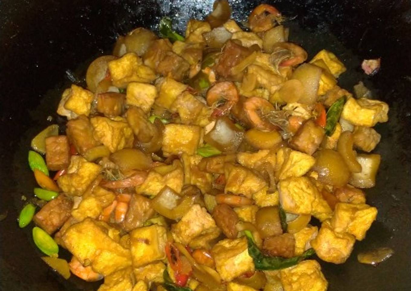 Sambal goreng kecap tahu, tempe, udang, cecek dan pete