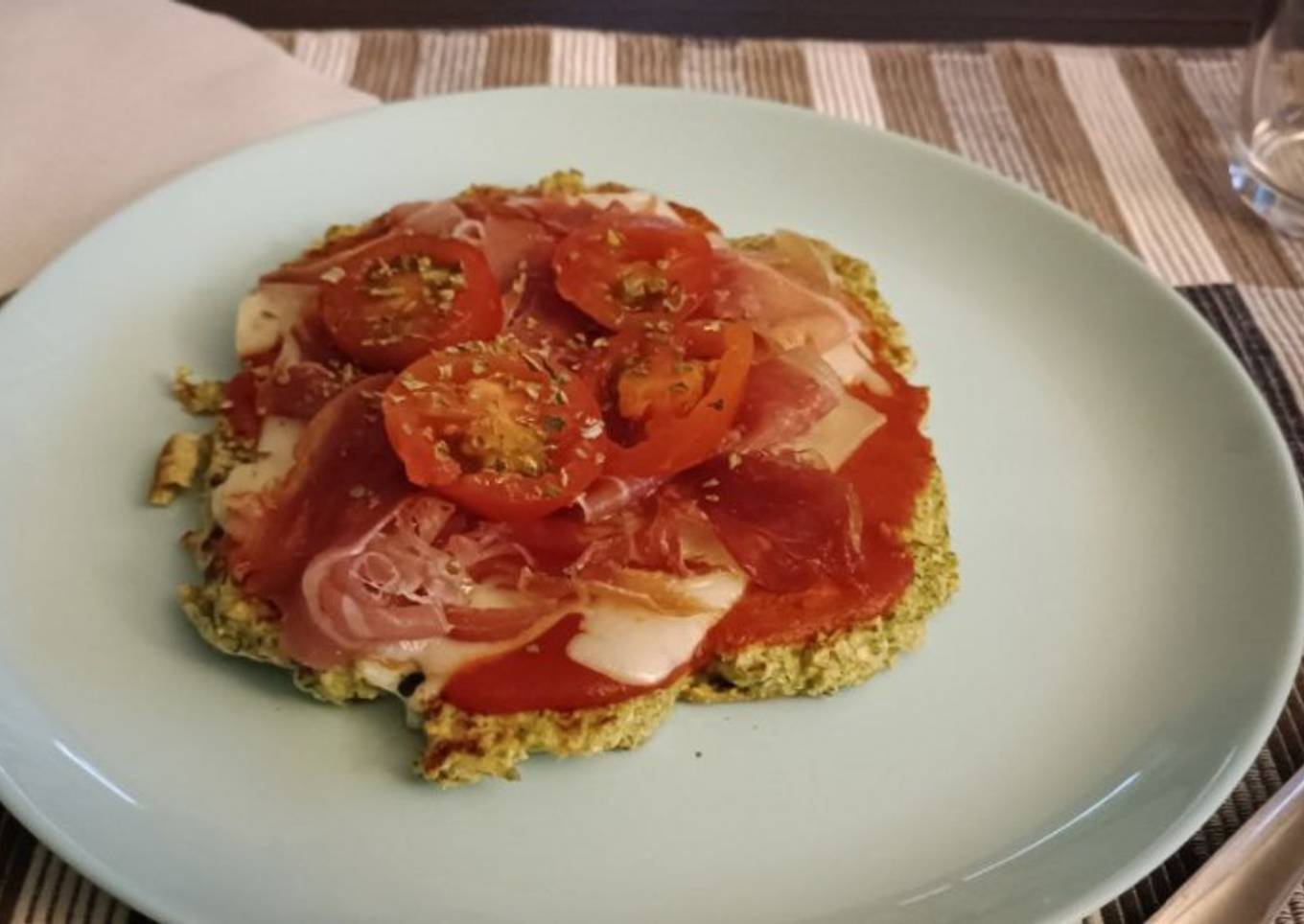 Pizza con base de brócoli