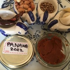 California Farm Fresh Panang Curry Paste and Sauce A picture of California Farm Fresh Panang Curry Paste and Sauce.