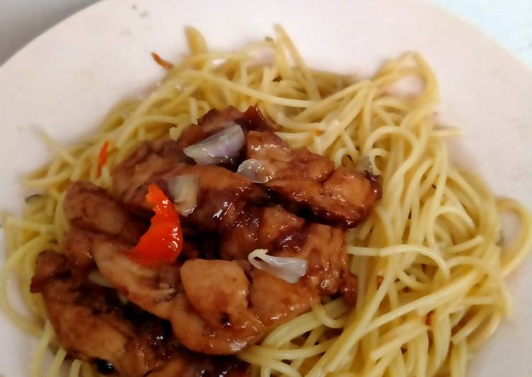 Cara Gampang Menyiapkan Spagheti aglio olio chicken teriyaki, Sempurna